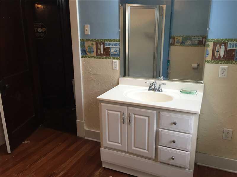 1415 Beaver Road Ambridge, PA 15003 - Photo 15 of 24 Full Bath.