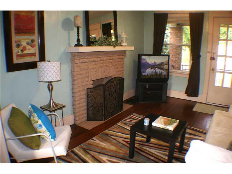 1415 Beaver Road Ambridge, PA 15003 - Photo 3 of 24 Living Room.