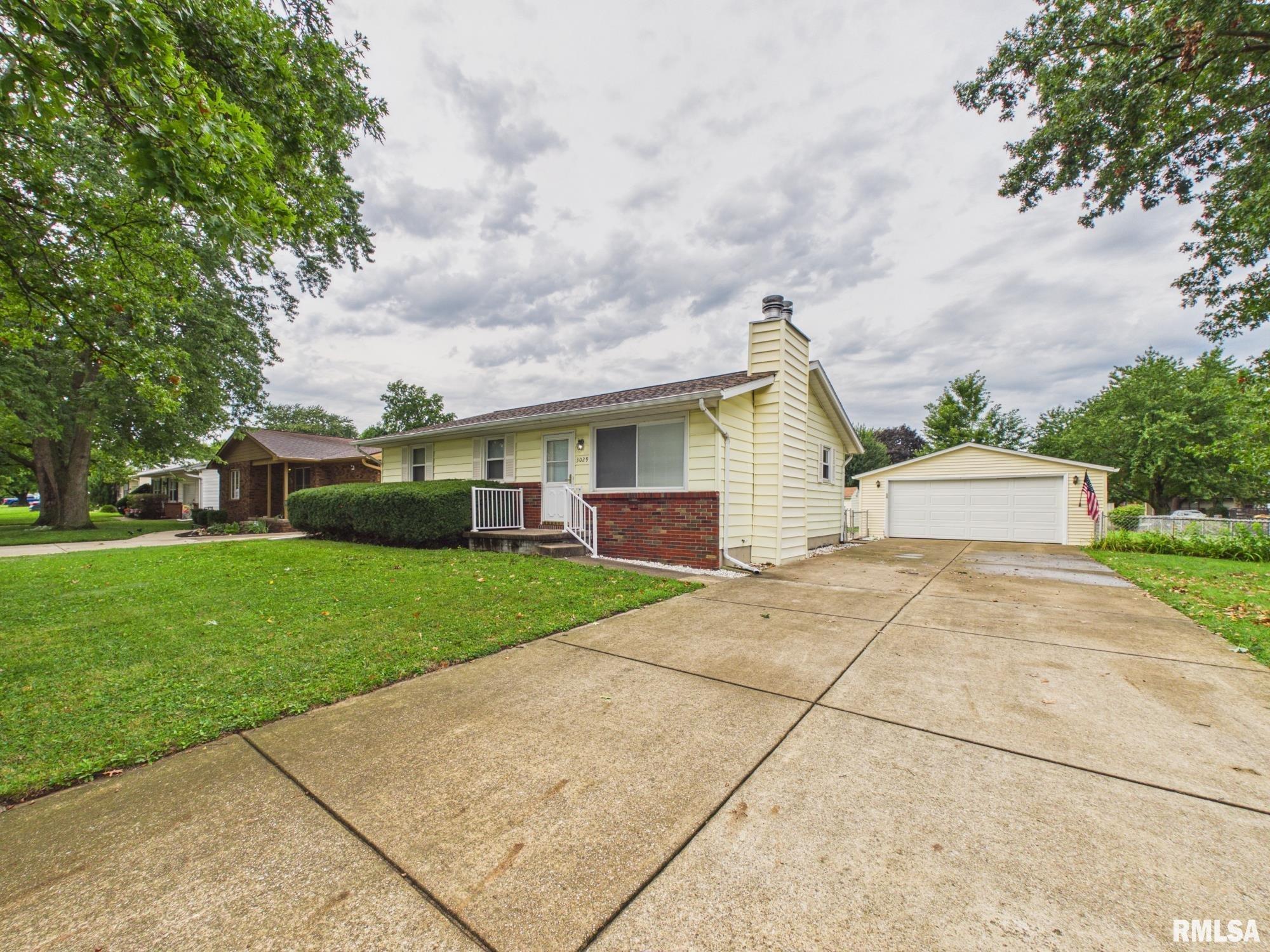 3029 Selkirk Road Springfield, IL 62702 - Photo 1 of 21 Gallery Image 1