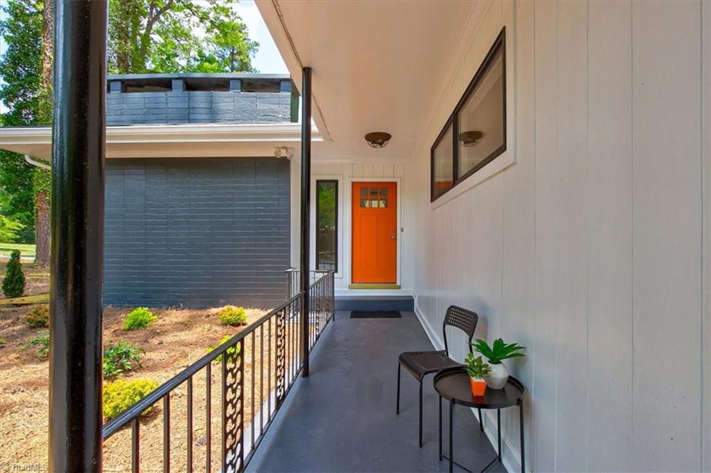 140 Penny Road Jamestown, NC 27282 - Photo 2 of 34 Completely updated exterior!