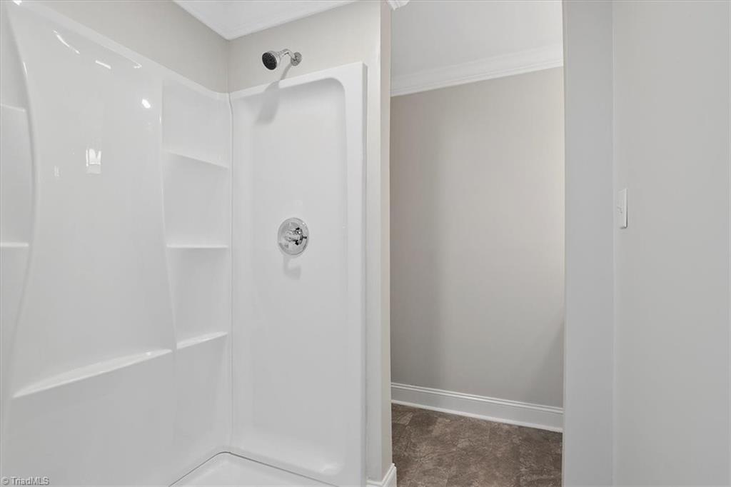 140 Penny Road Jamestown, NC 27282 - Photo 26 of 34 Full bath inside the third bedroom