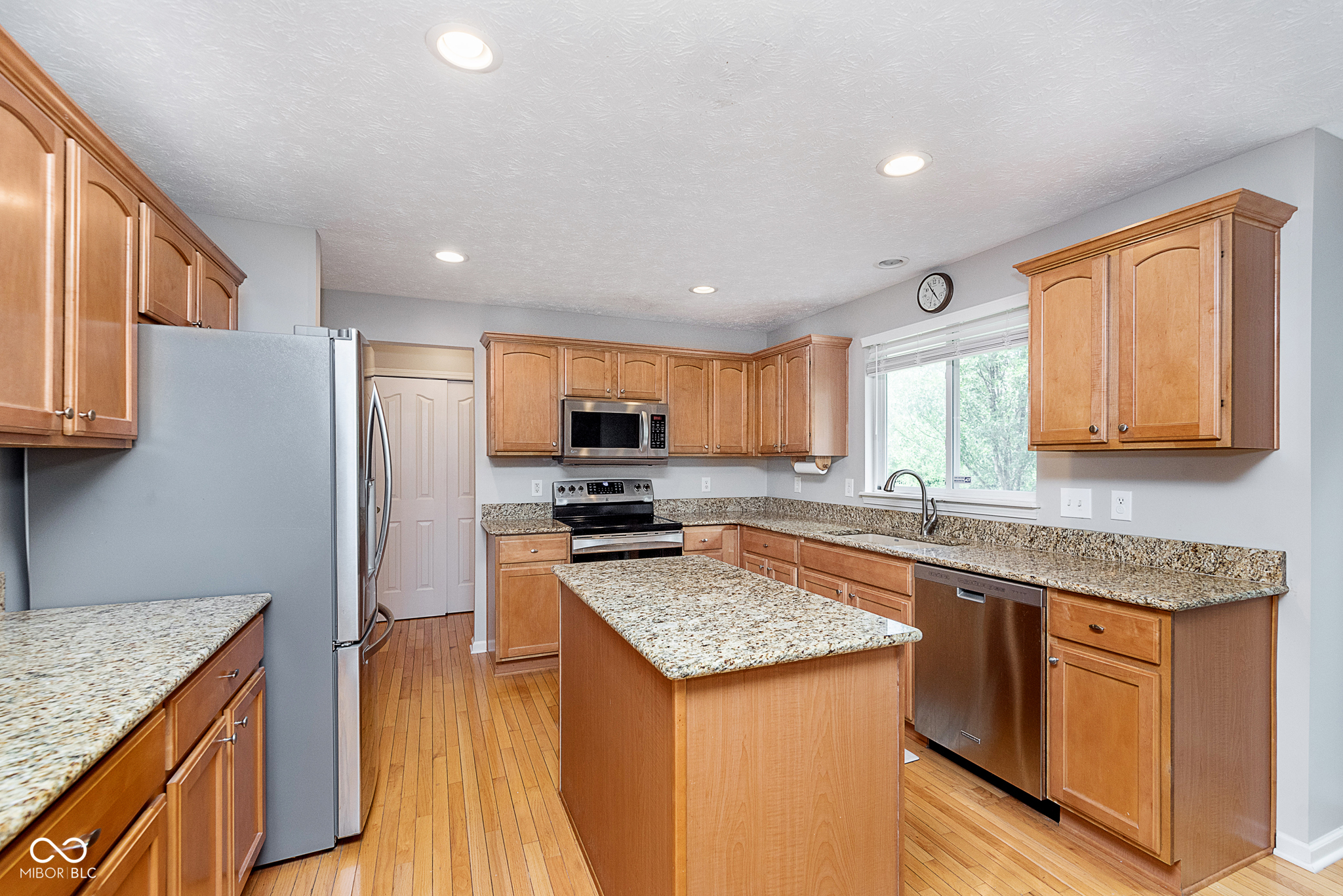 13986 Avalon E Drive Fishers, IN 46037 - Photo 15 of 41