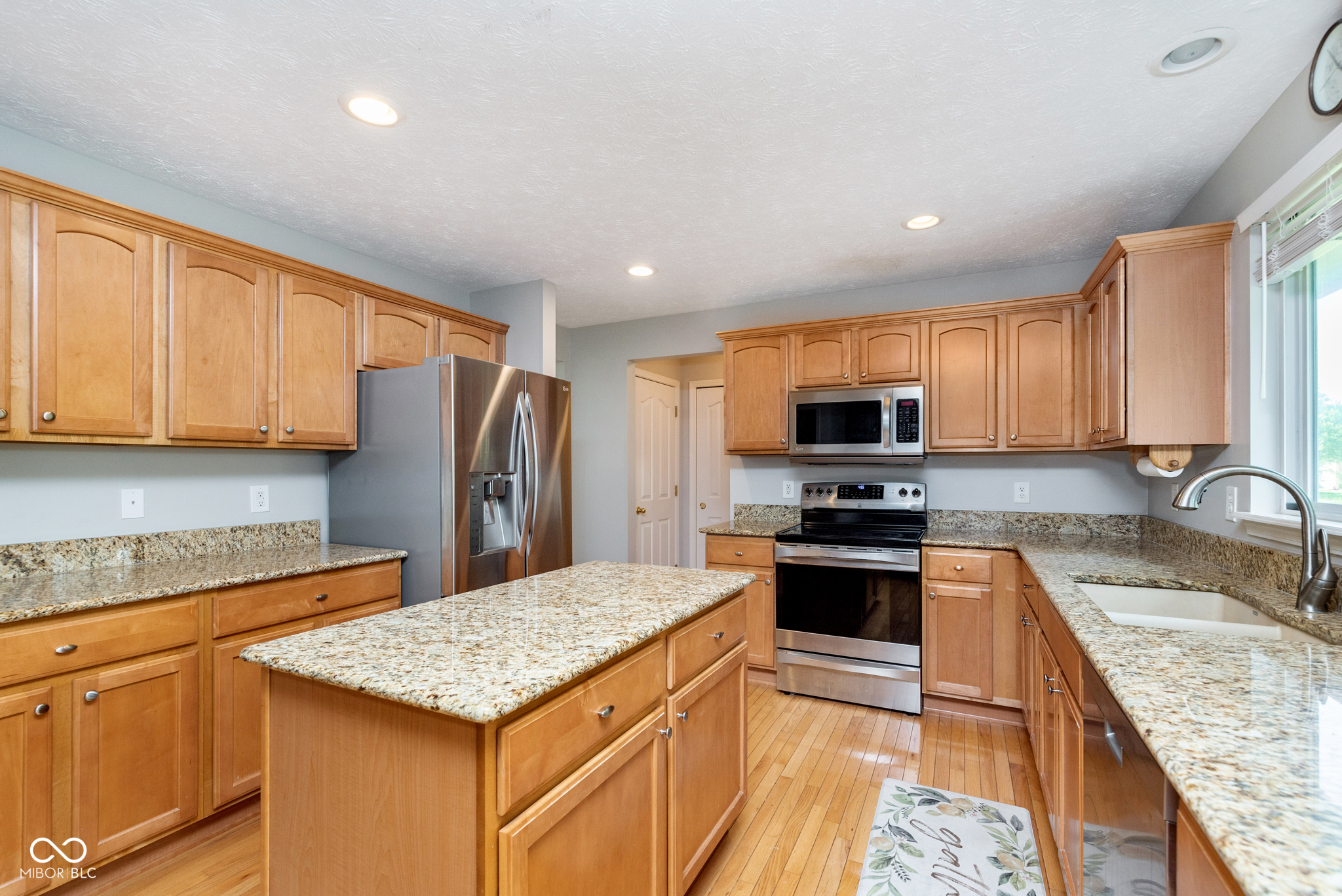 13986 Avalon E Drive Fishers, IN 46037 - Photo 16 of 41