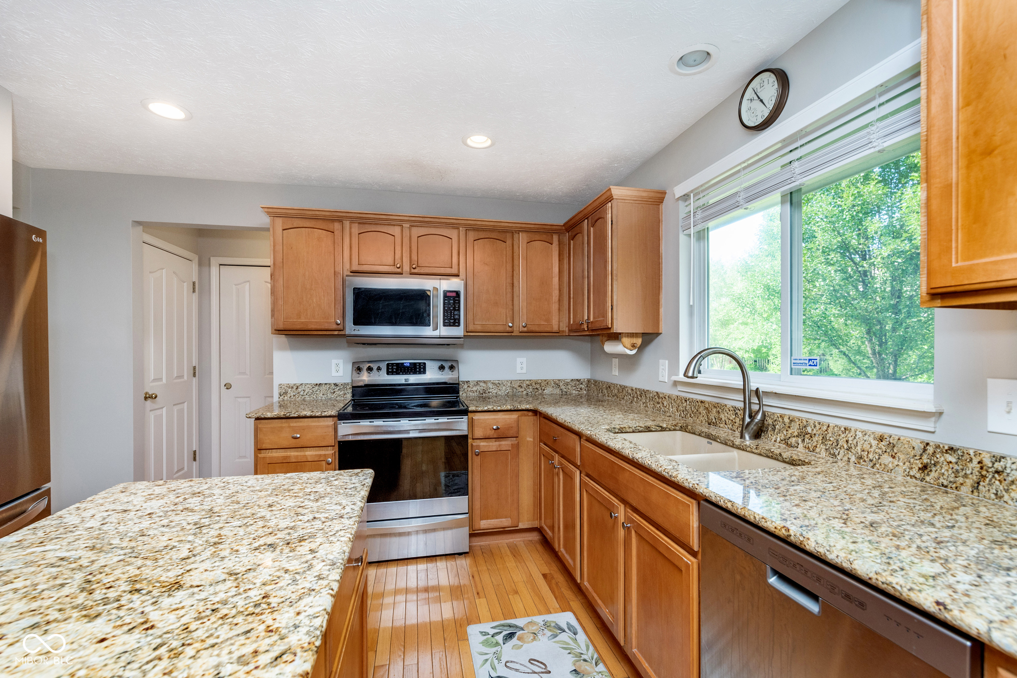 13986 Avalon E Drive Fishers, IN 46037 - Photo 17 of 41