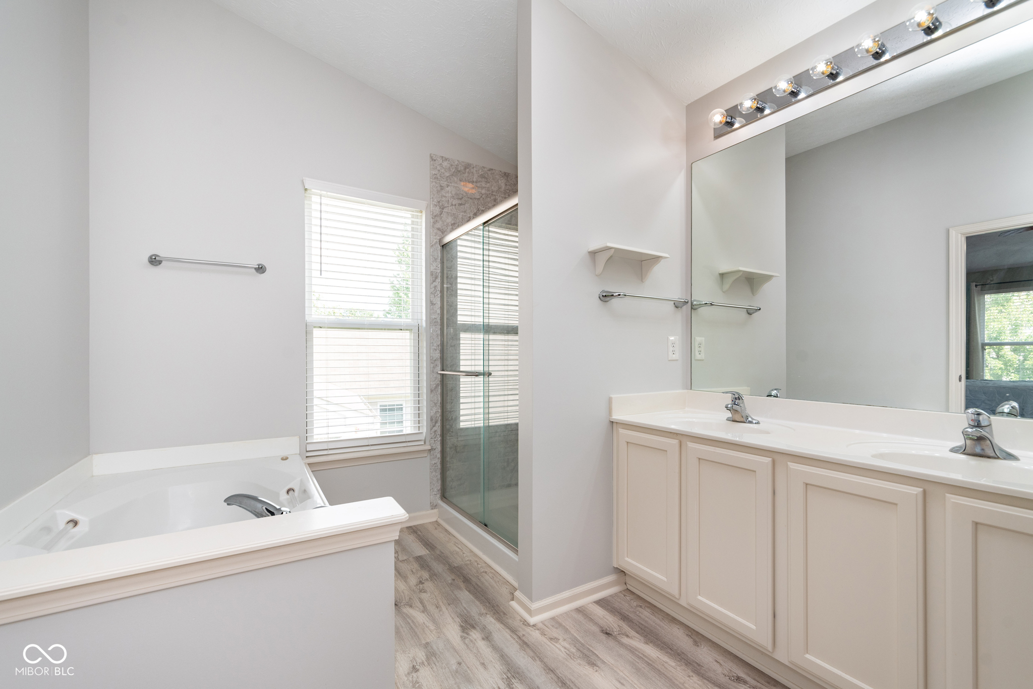 13986 Avalon E Drive Fishers, IN 46037 - Photo 22 of 41