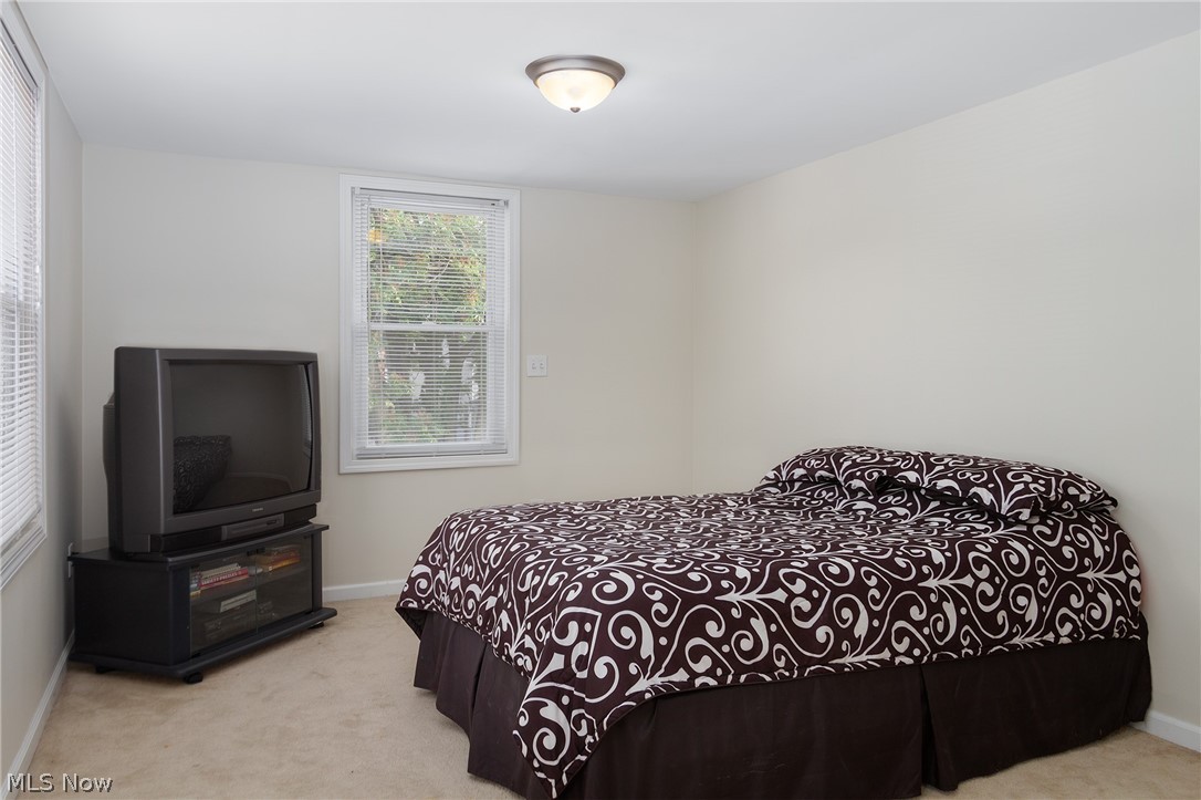 3011 Hearthstone Road Cleveland, OH 44134 - Photo 22 of 35 Second bedroom on the second floor