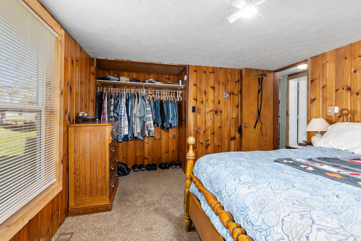 517 West Fenwick Road Fenwick, MI 48834 - Photo 13 of 25 https___photoreal.io_wp-content_photorea
