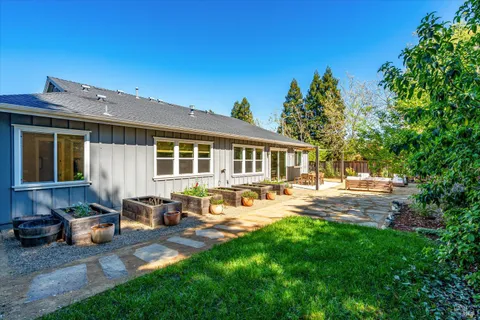 $1,875,000 | 215 Pheasant Lane, Napa, CA 94558