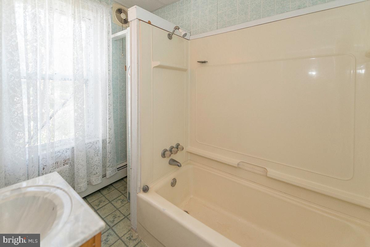 128 Fern Road Riegelsville, PA 18077 - Photo 9 of 29