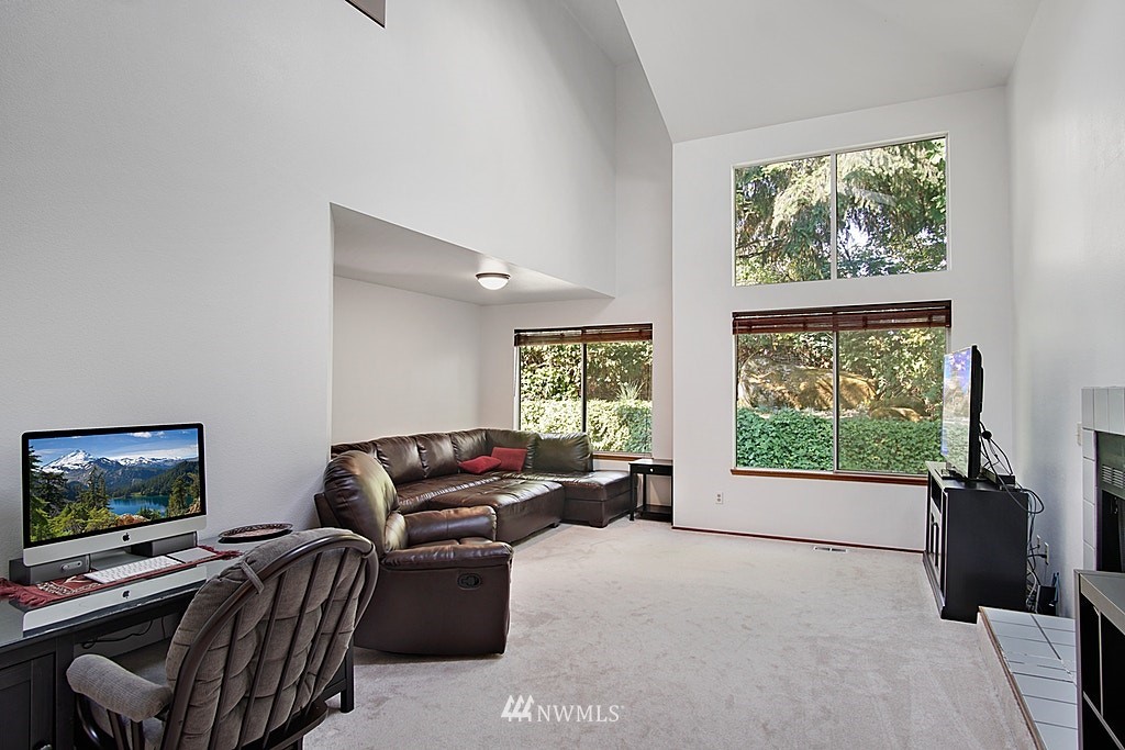 2050 Southeast 8th Place Renton, WA 98057 - Photo 3 of 15