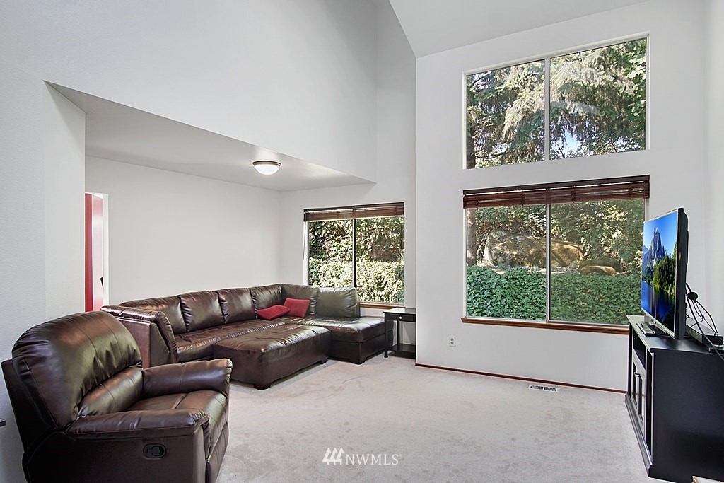 2050 Southeast 8th Place Renton, WA 98057 - Photo 4 of 15