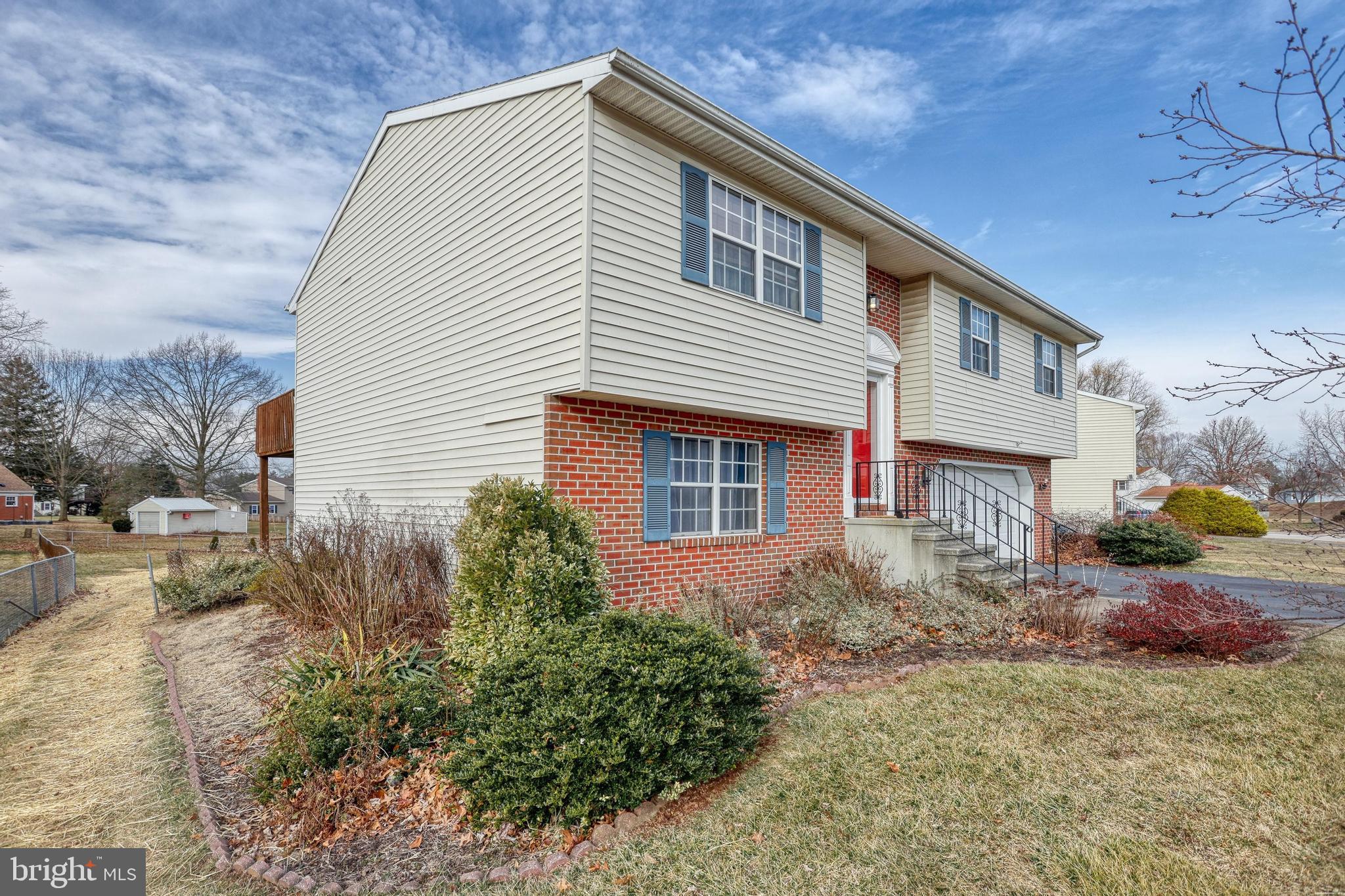 2238 Heather Road York, PA 17408 - Photo 5 of 57 Gallery Image 5