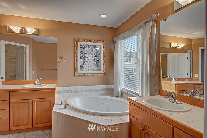 1931 Northeast 35th Place Renton, WA 98056 - Photo 13 of 22 Gallery Image 13