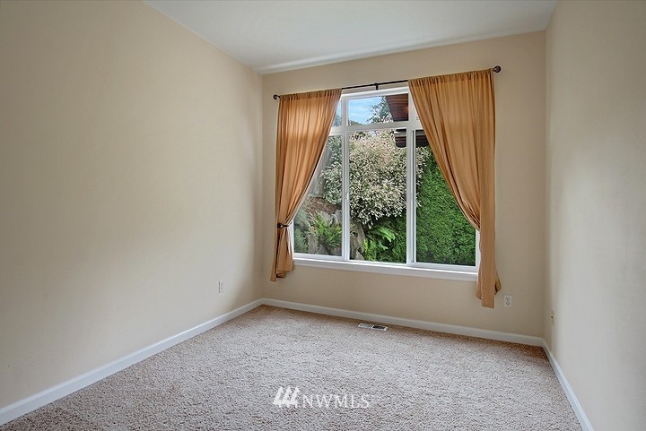 1931 Northeast 35th Place Renton, WA 98056 - Photo 14 of 22 Gallery Image 14