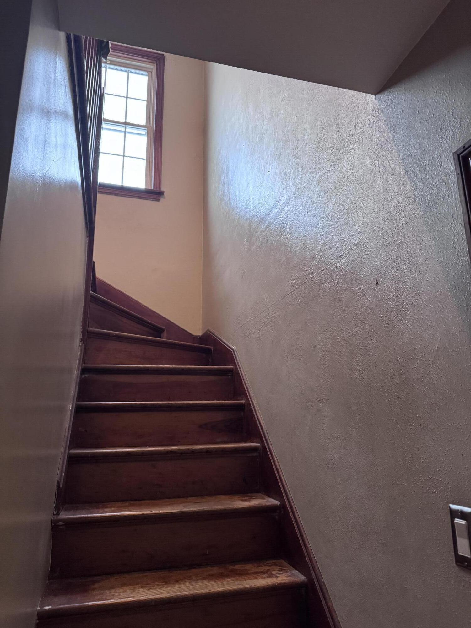 7341 Harrison Avenue Hammond, IN 46324 - Photo 15 of 16 a view of entryway