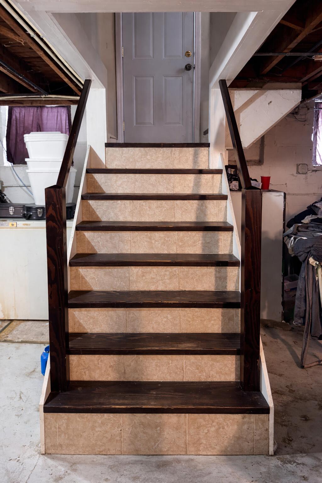 7341 Harrison Avenue Hammond, IN 46324 - Photo 6 of 16 a view of entryway