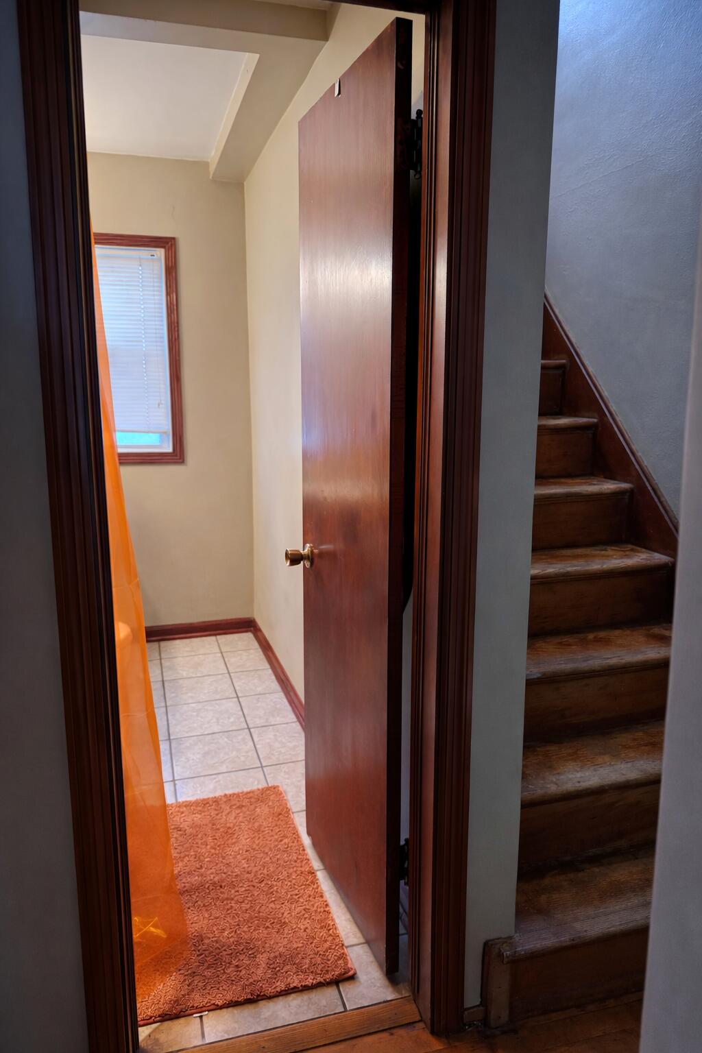 7341 Harrison Avenue Hammond, IN 46324 - Photo 7 of 16 a view of entryway