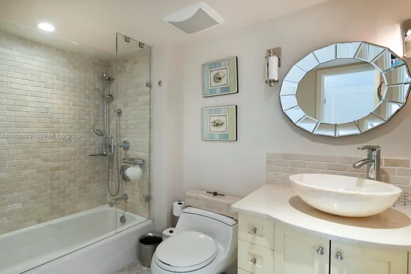 $5,100,000 | 201 Crandon Boulevard, Unit 174, Key Biscayne, FL 33149