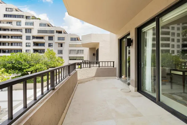 $5,100,000 | 201 Crandon Boulevard, Unit 174, Key Biscayne, FL 33149