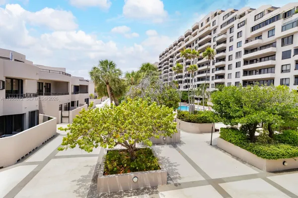 $5,100,000 | 201 Crandon Boulevard, Unit 174, Key Biscayne, FL 33149