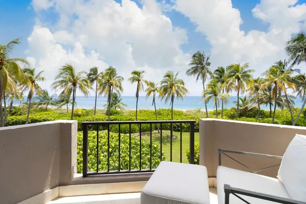 $5,100,000 | 201 Crandon Boulevard, Unit 174, Key Biscayne, FL 33149
