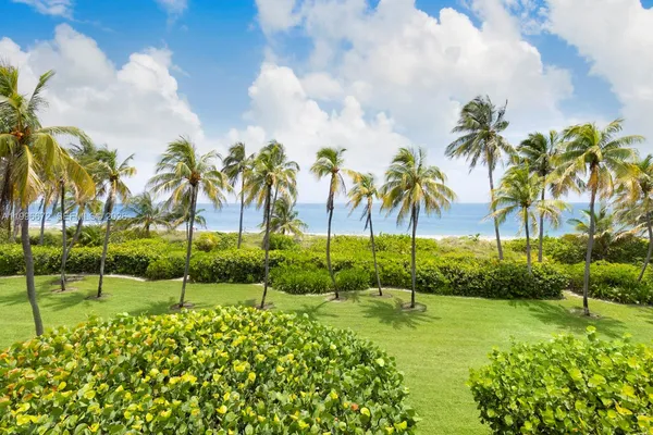 $5,100,000 | 201 Crandon Boulevard, Unit 174, Key Biscayne, FL 33149