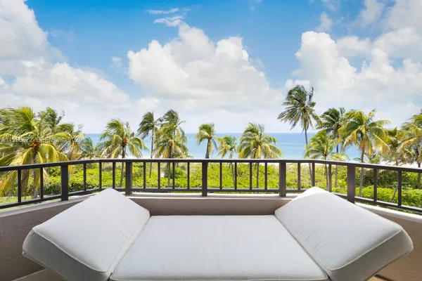 $5,100,000 | 201 Crandon Boulevard, Unit 174, Key Biscayne, FL 33149