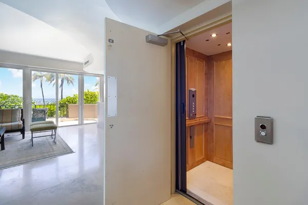 $5,100,000 | 201 Crandon Boulevard, Unit 174, Key Biscayne, FL 33149