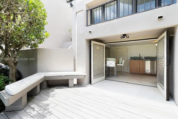 $5,100,000 | 201 Crandon Boulevard, Unit 174, Key Biscayne, FL 33149