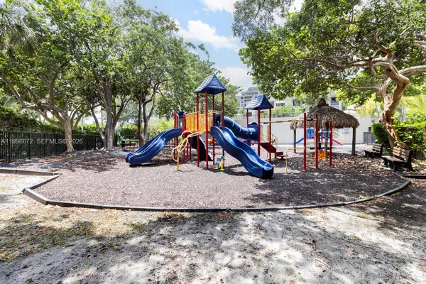 $5,100,000 | 201 Crandon Boulevard, Unit 174, Key Biscayne, FL 33149