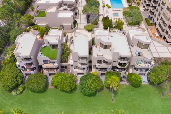 $5,100,000 | 201 Crandon Boulevard, Unit 174, Key Biscayne, FL 33149