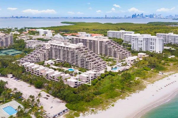 $5,100,000 | 201 Crandon Boulevard, Unit 174, Key Biscayne, FL 33149