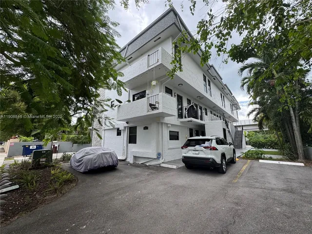 $2,500 | 3011 Southwest 1st Avenue, Unit 12, Miami, FL 33129