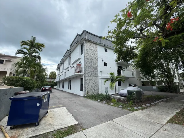 $2,500 | 3011 Southwest 1st Avenue, Unit 12, Miami, FL 33129