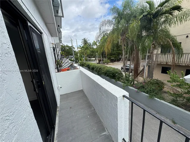$2,500 | 3011 Southwest 1st Avenue, Unit 12, Miami, FL 33129