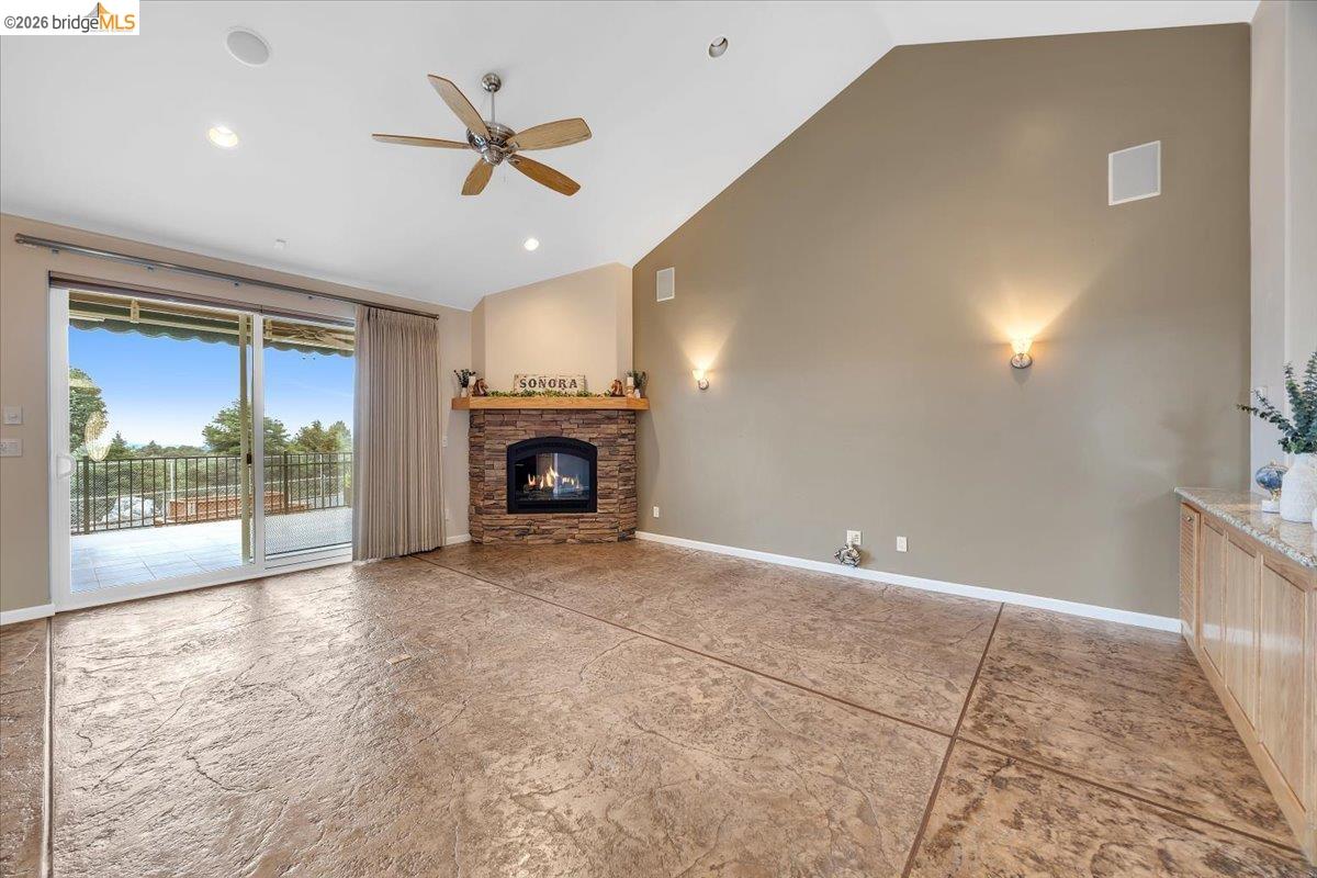 18180 Robin Ridge Road Sonora, CA 95370 - Photo 11 of 88