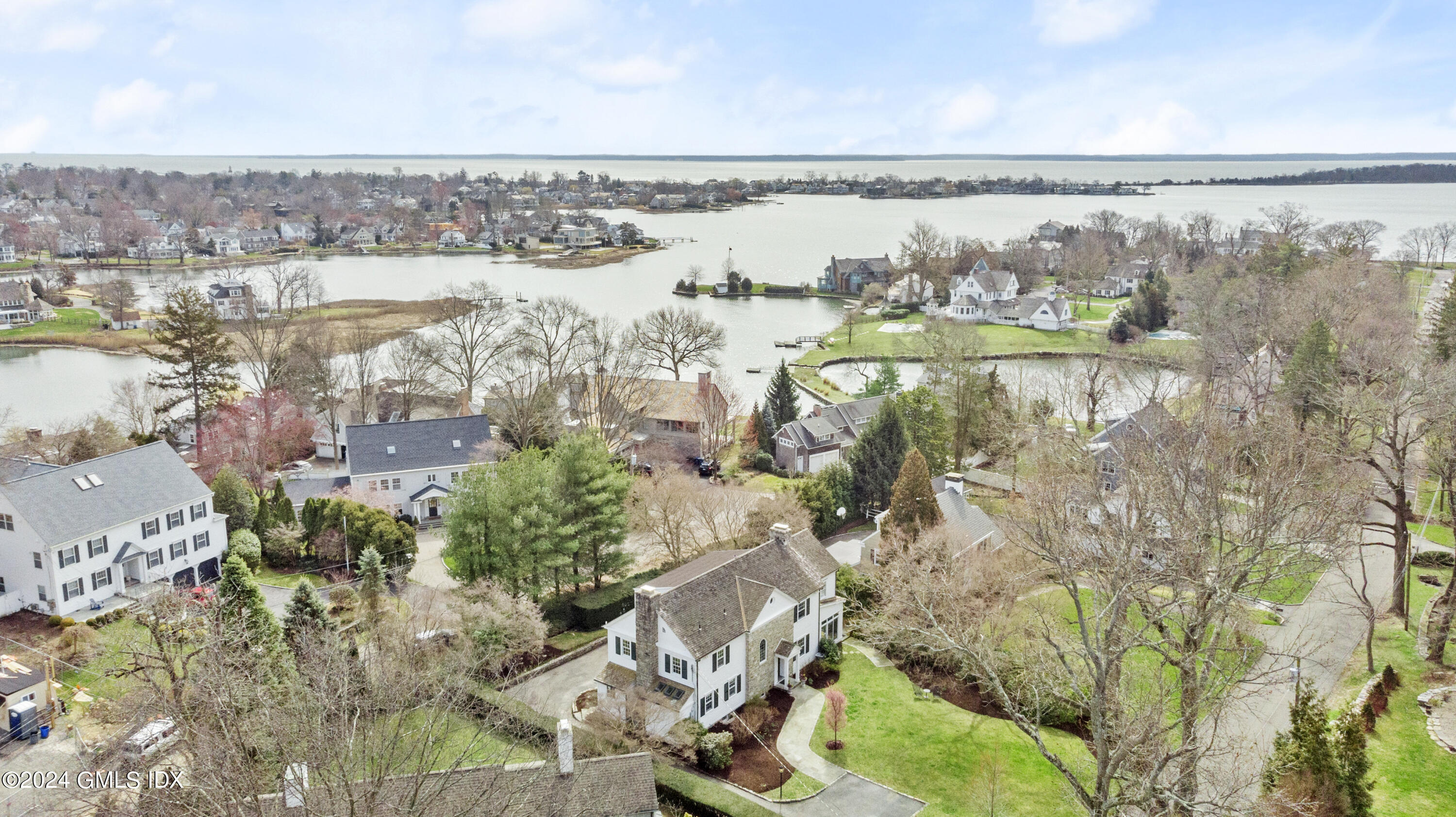 7 Willowmere Avenue Riverside, CT 06878 - Photo 2 of 31