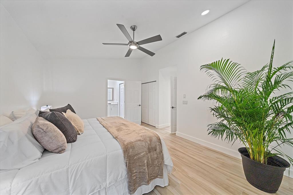 1684 Pintail Way Sarasota, FL 34231 - Photo 19 of 35