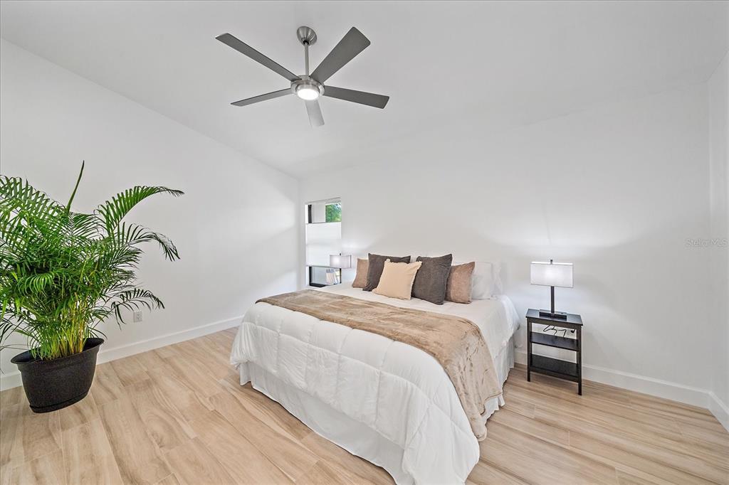 1684 Pintail Way Sarasota, FL 34231 - Photo 20 of 35
