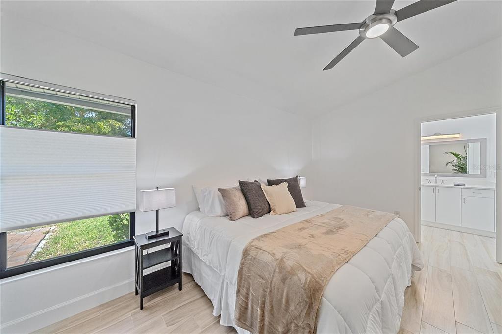 1684 Pintail Way Sarasota, FL 34231 - Photo 21 of 35