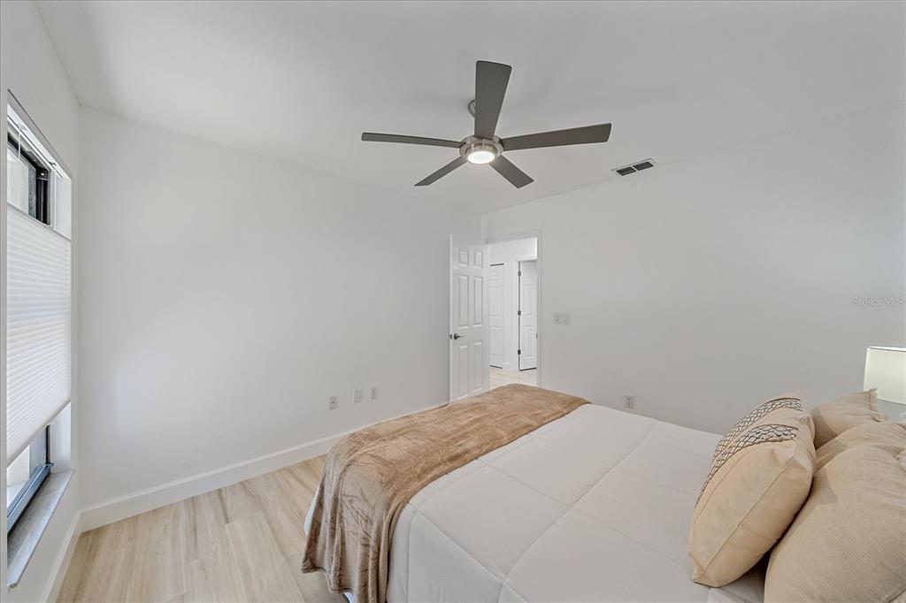 1684 Pintail Way Sarasota, FL 34231 - Photo 25 of 35