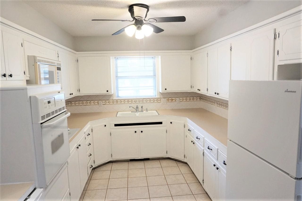735 Holly Street Perry, OK 73077 - Photo 10 of 31 Gallery Image 10