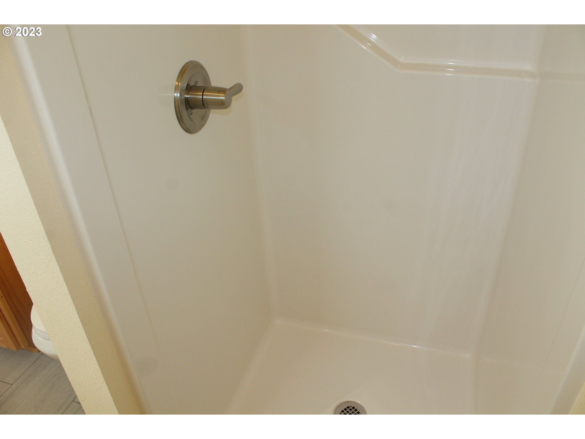 1384 10th Seaside, OR 97138 - Photo 16 of 36 a view of a closet