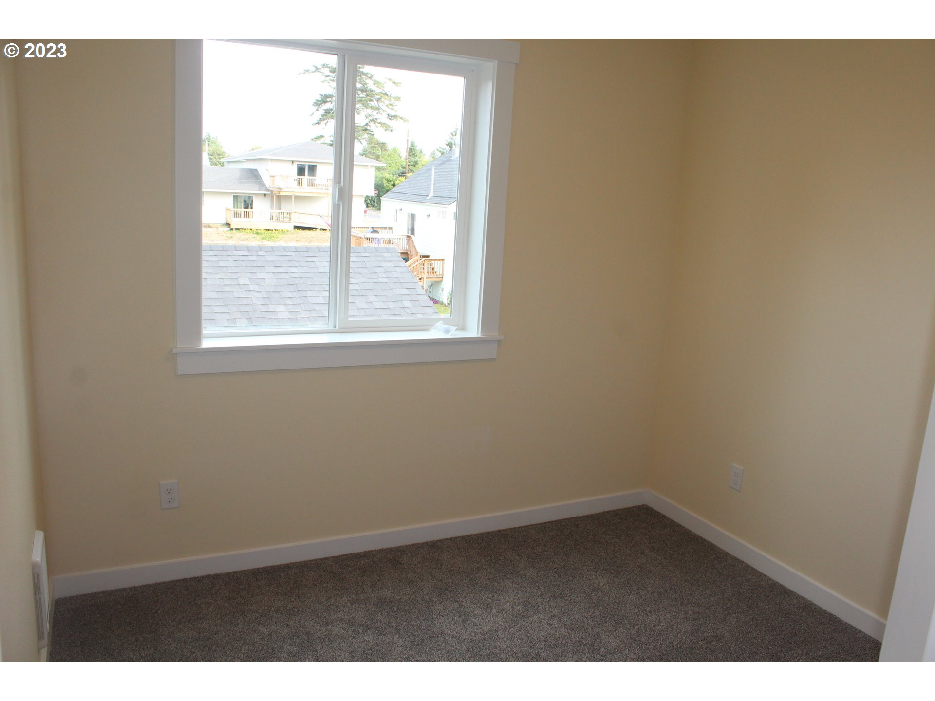 1384 10th Seaside, OR 97138 - Photo 19 of 36 Bedroom