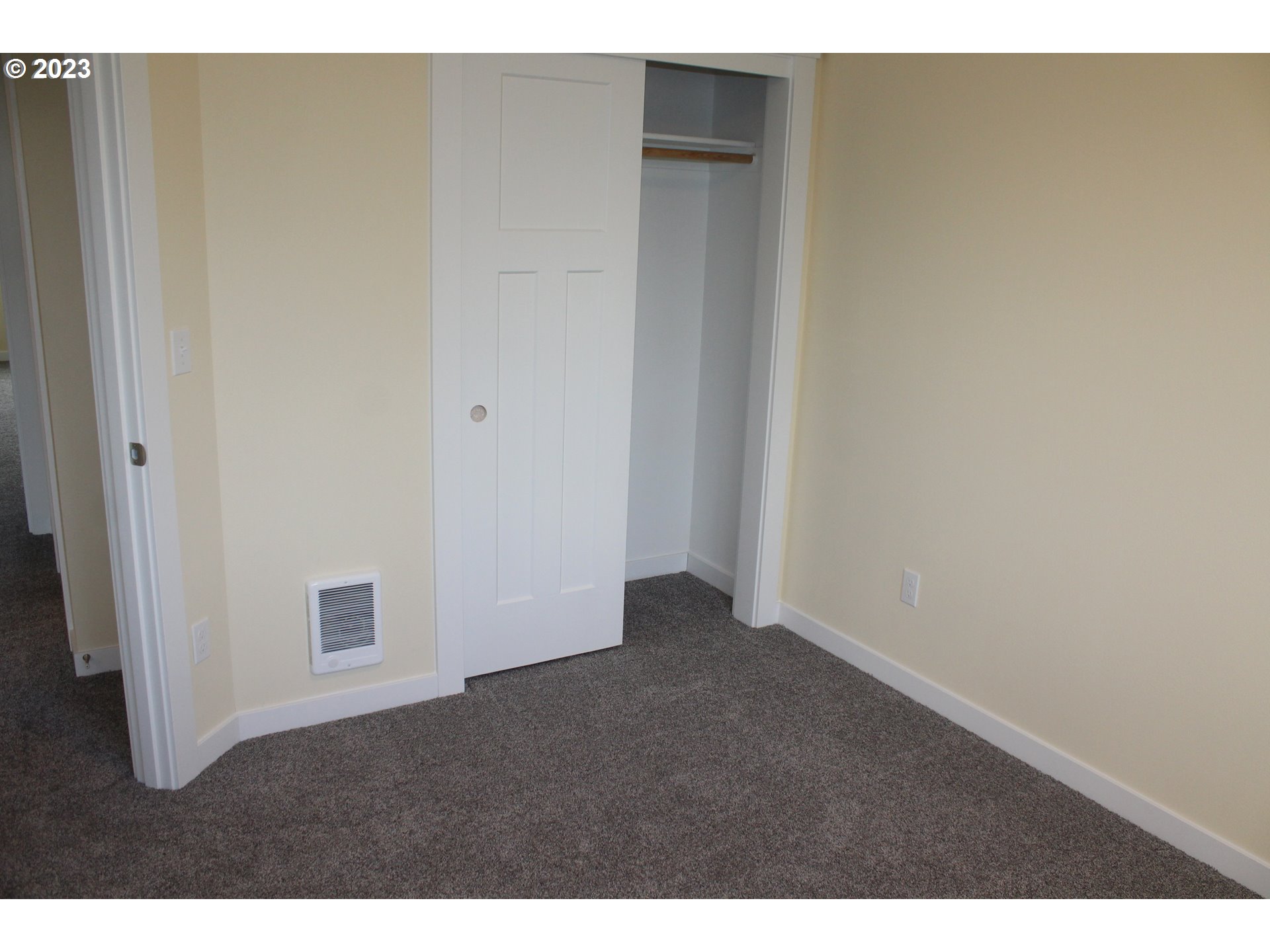 1384 10th Seaside, OR 97138 - Photo 22 of 36 Bedroom