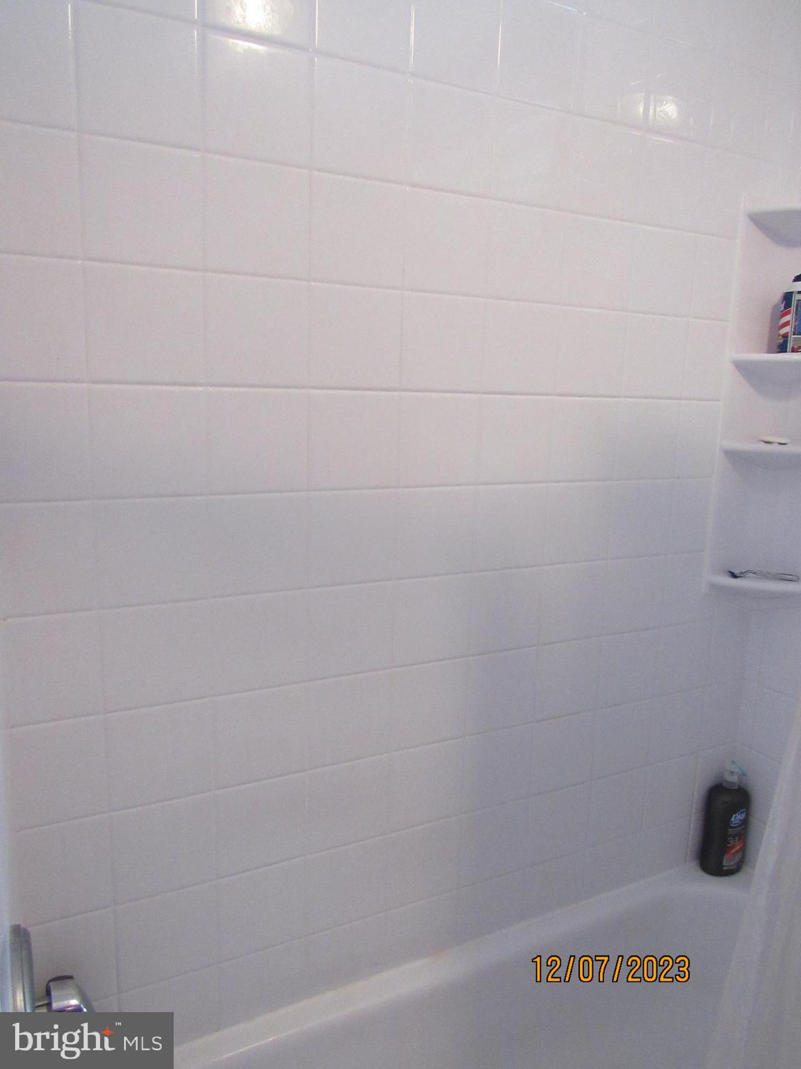 3114 Fordham Road Philadelphia, PA 19114 - Photo 17 of 20 New Tub Surround