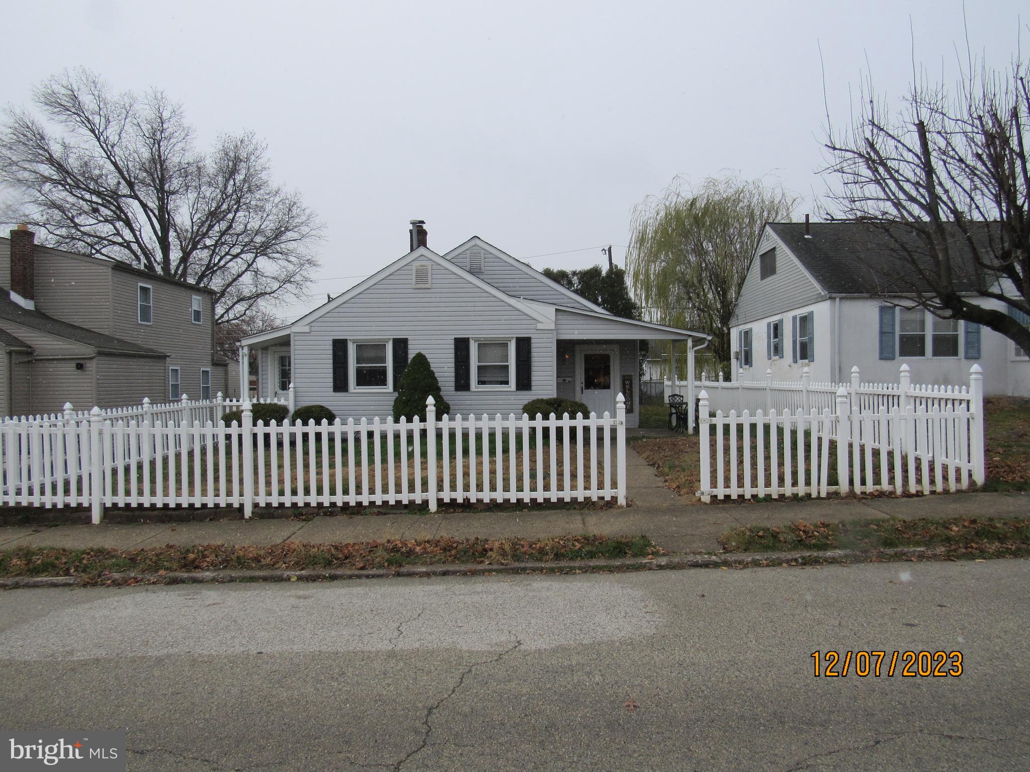 3114 Fordham Road Philadelphia, PA 19114 - Photo 2 of 20 Fenced-In Front Yard