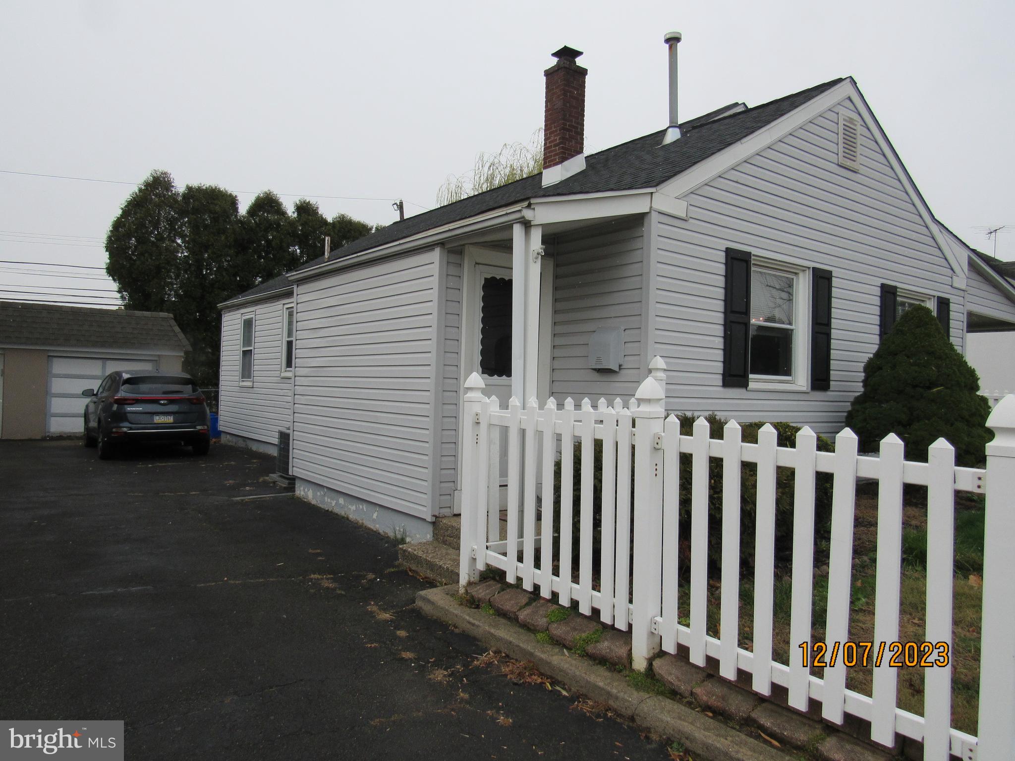 3114 Fordham Road Philadelphia, PA 19114 - Photo 3 of 20 Shared Driveway