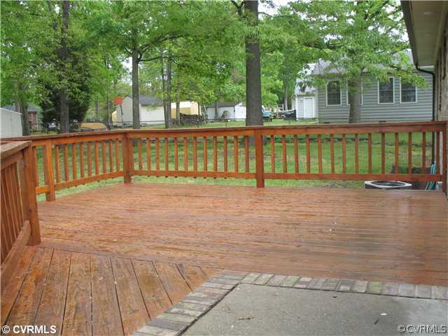 11612 Genito Road Midlothian, VA 23112 - Photo 7 of 12 a view of a pathway