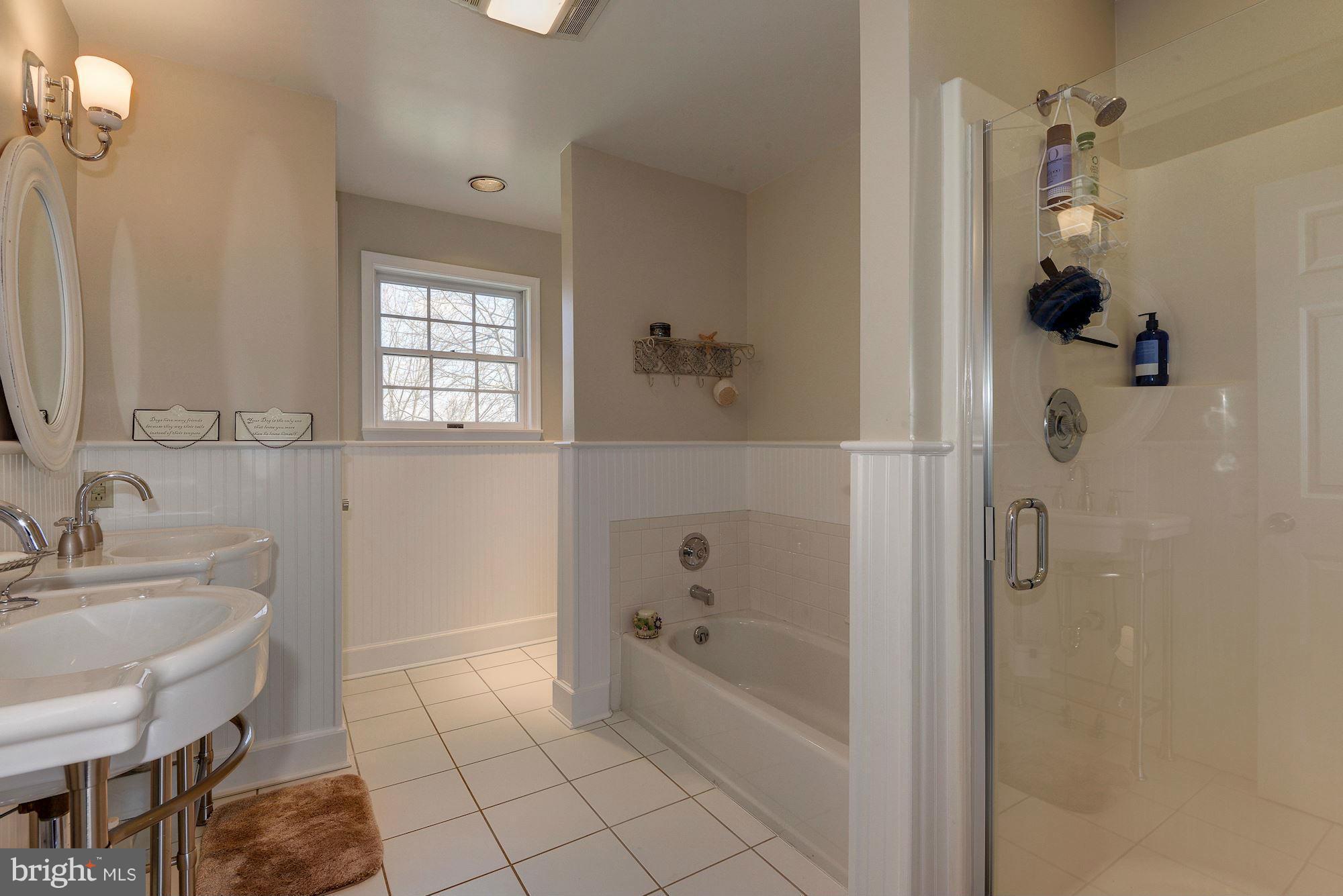 17590 Hardy Road Mount Airy, MD 21771 - Photo 21 of 30 Full Hallway Bath on Upper Level
